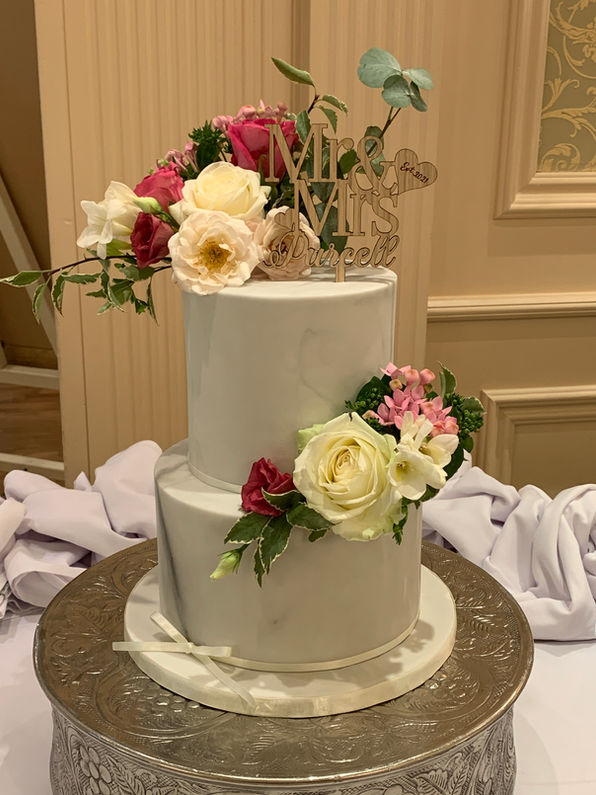 Marble effect wedding cake