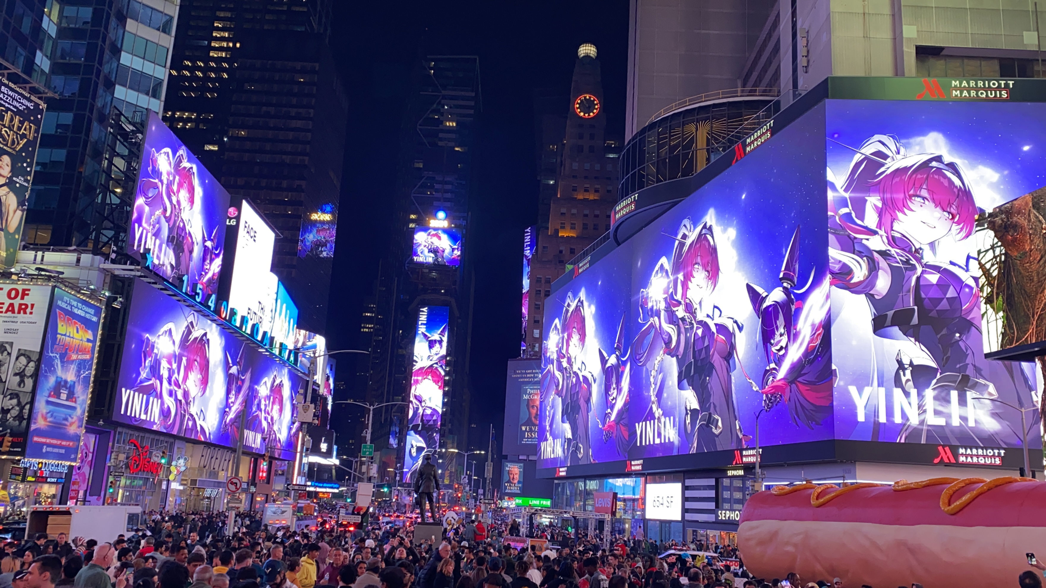 时代广场3屏幕（万豪 + 长城 + 数字成长）