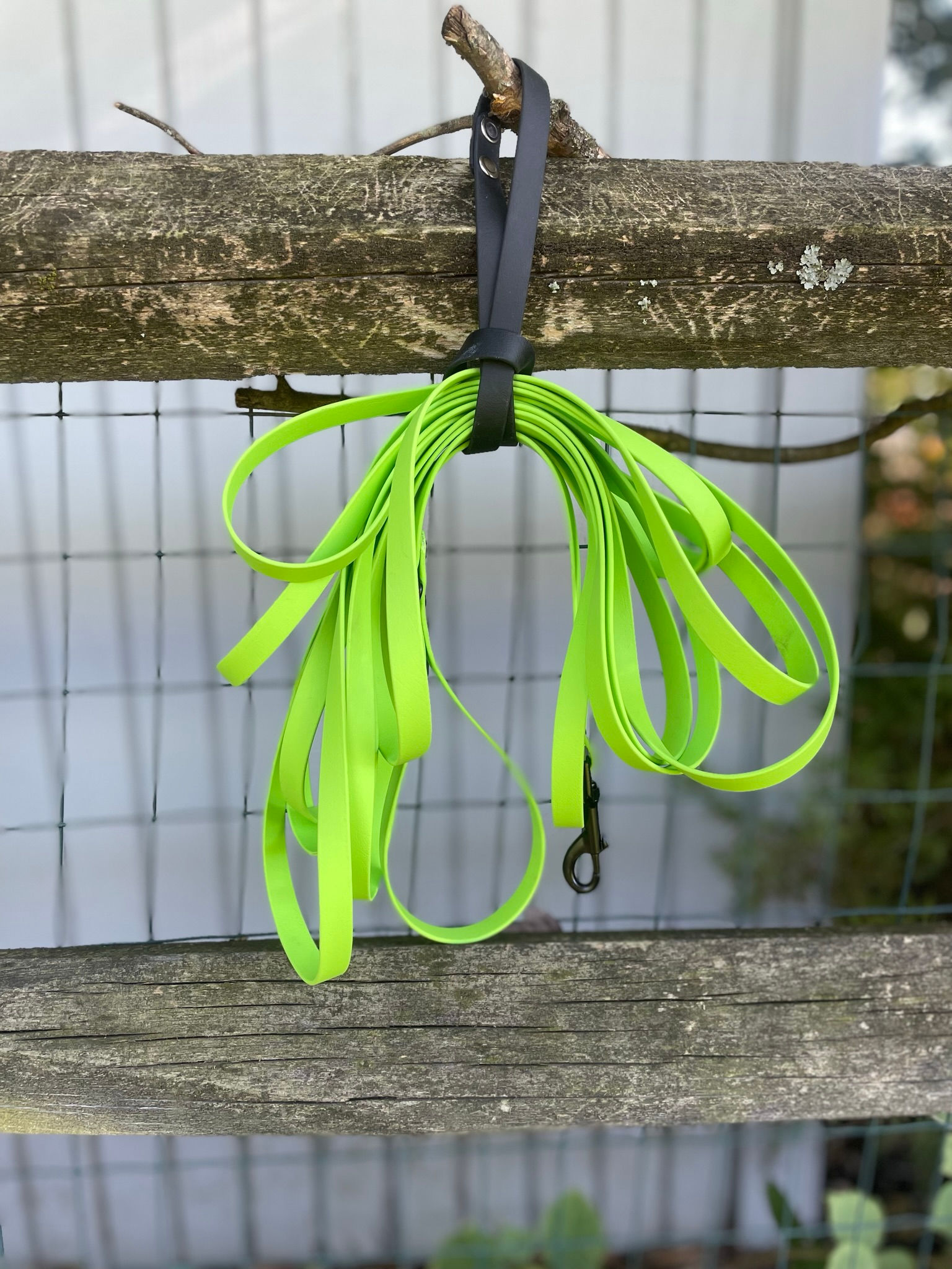 Honeydew Tie-Up Loop