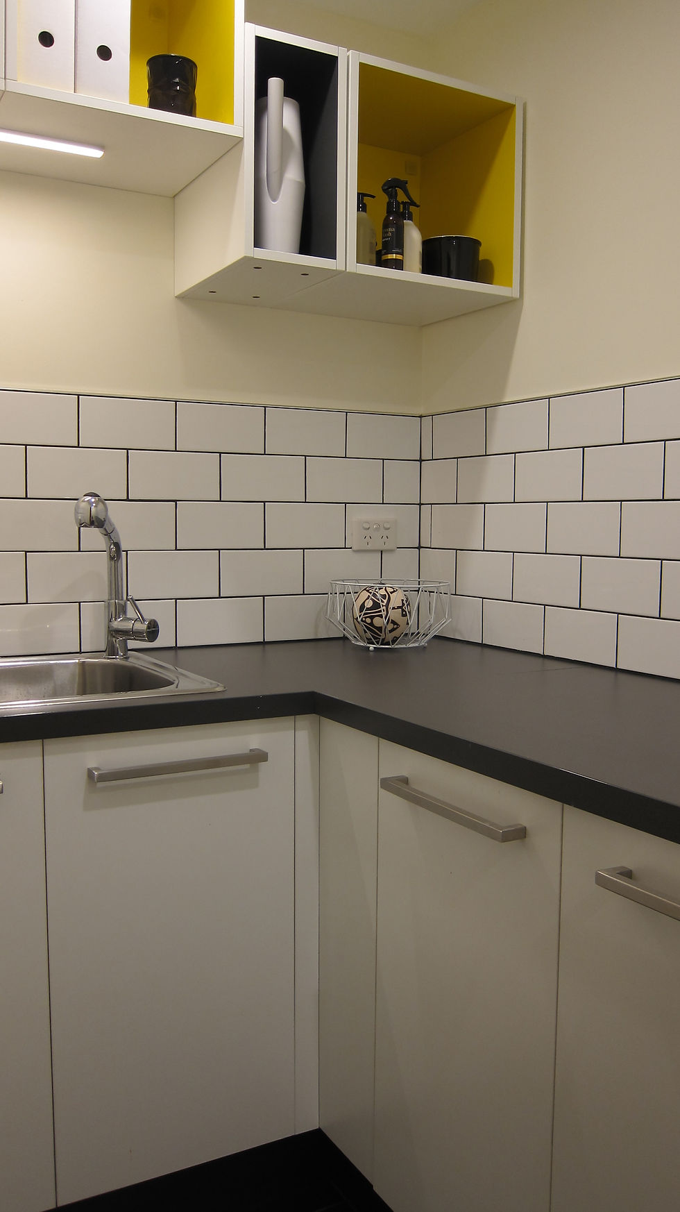 Subway tiles with charcoal grout