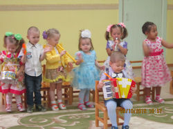 Праздник осени мл.гр. 2015 2