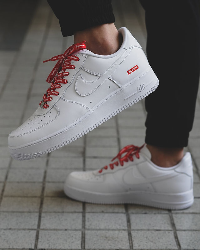 Air Force 1 Supreme Star