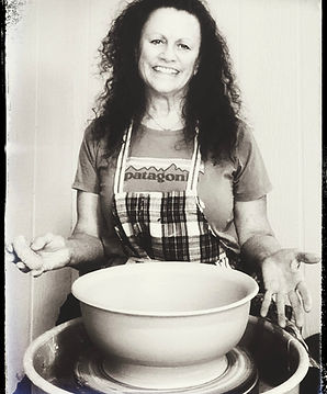 Suzanne Biography