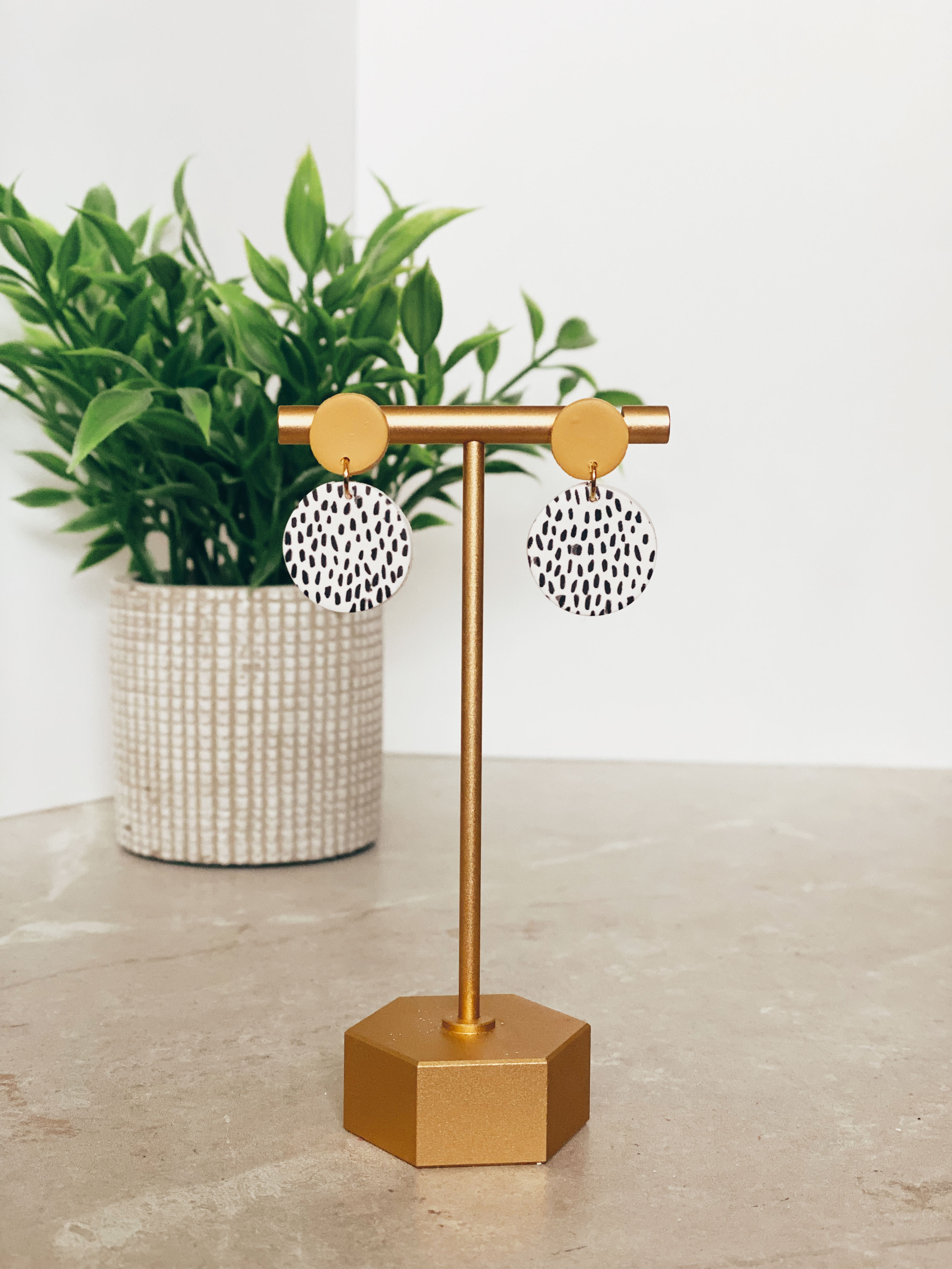 Julie in Yellow & B/W Speckle