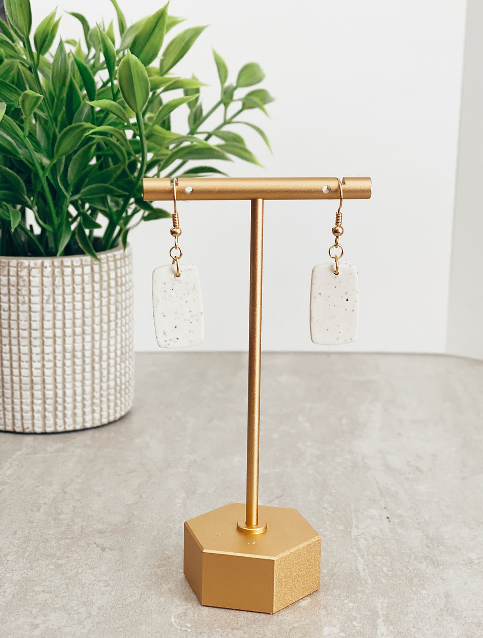 Iris in White Speckle