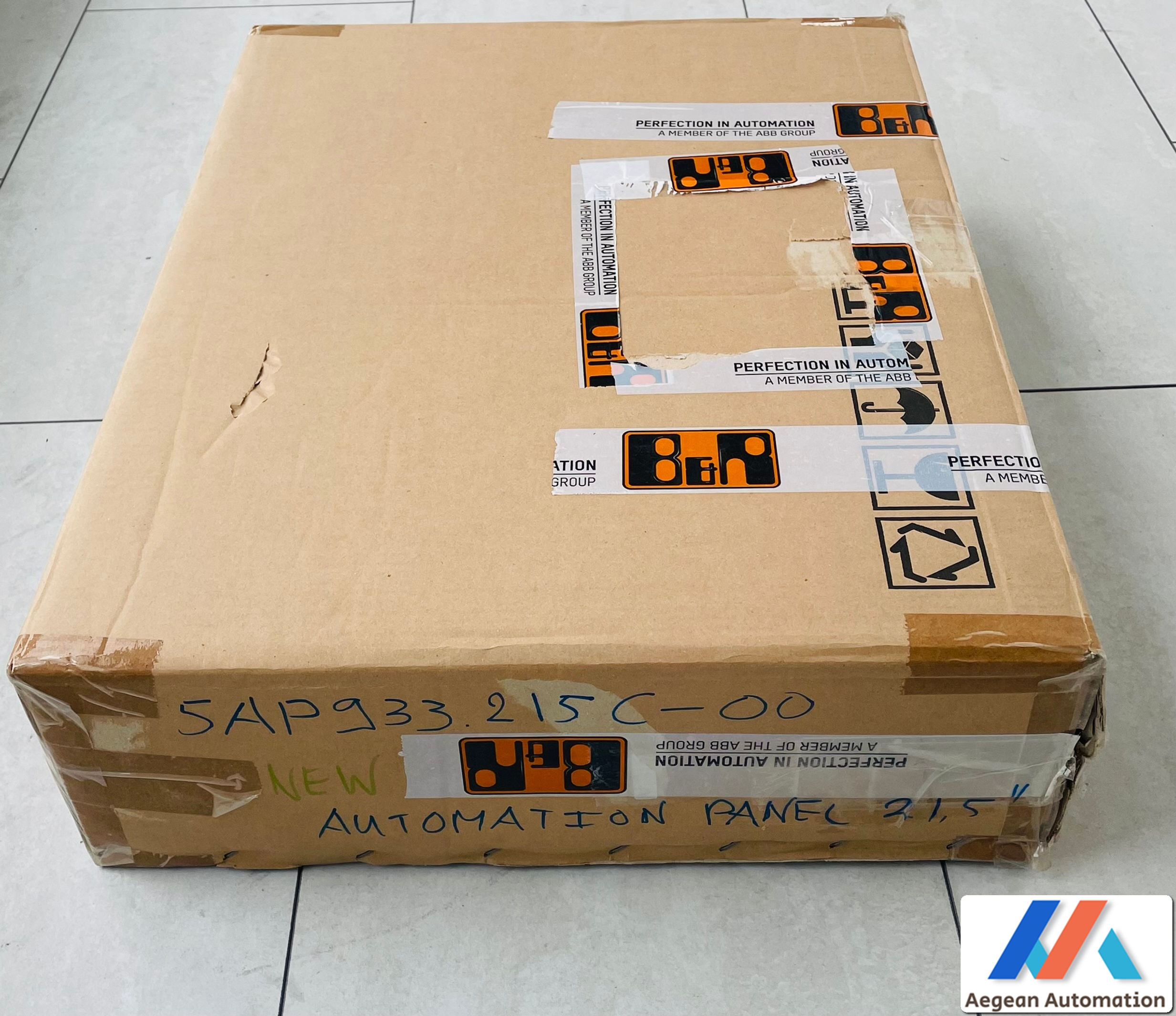 B&R 5AP933.215C-00 21.5″ TFT FHD front view with original packaging