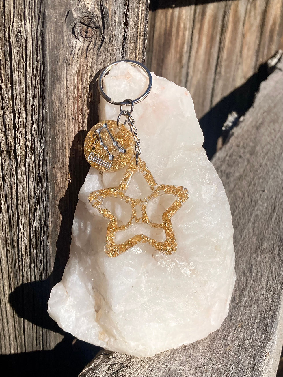 Thumbnail: Gemini Gold Flake Resin Zodiac Keychain – Handmade Astrology Gift