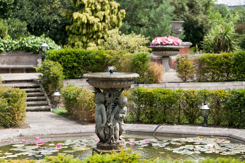 Warren House wedding, Surrey captured by Grace Pham Wedding Photography 01