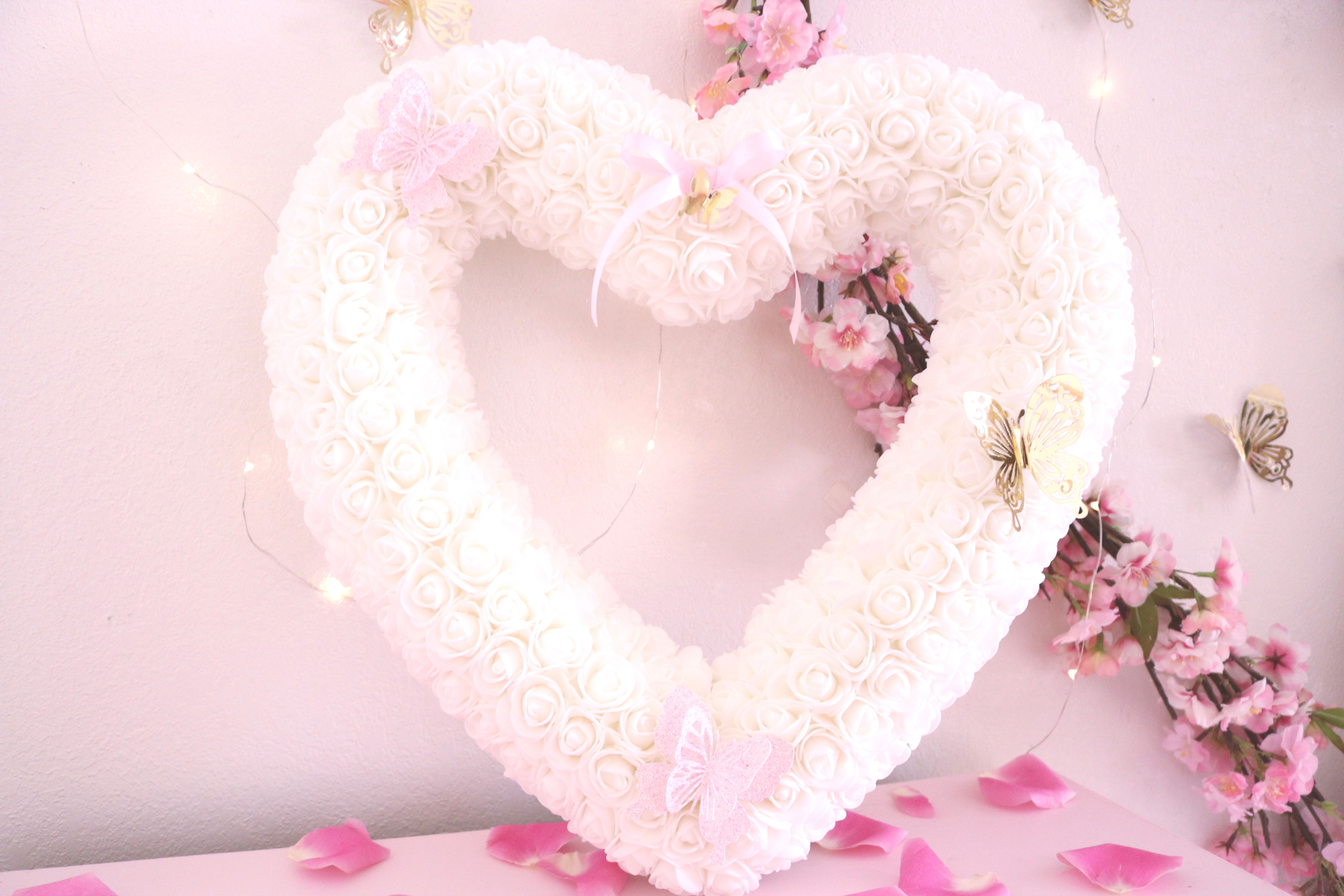 17” White Rose Heart