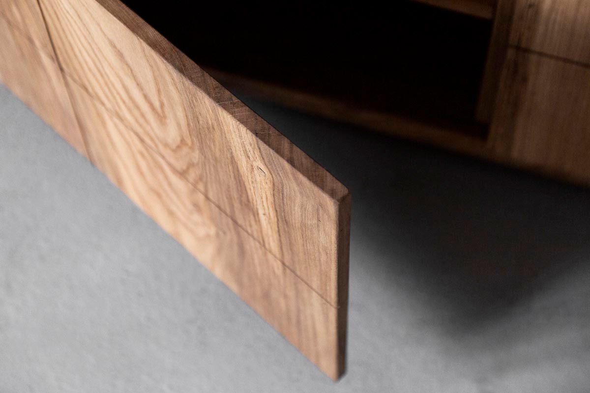 Kommode Eiche massiv rustikal, Sideboard breit Holz, Eichenkommode mit Schubladen, Sideboard Eiche 140 cm, Massivholz Kommode