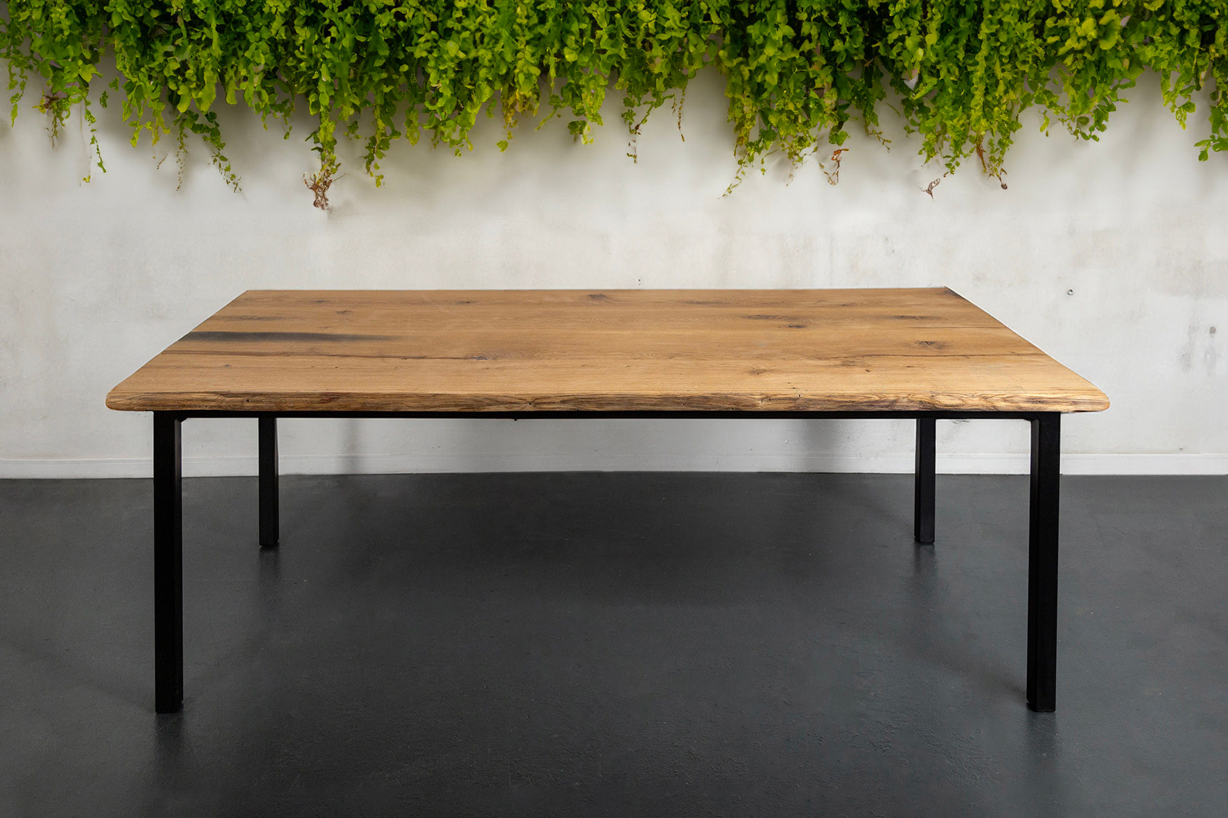 Tisch Meila-Loren Eiche rustikal - mit kräftigen Beinen - VanFraai Bauholz Tisch, Esstisch, Tafel Vollholz