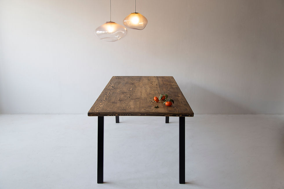 Miniaturbild: Gefertigt in echter Handarbeit. Aleida Jasmijn VanFraai. Industrial Design, Designer Tisch, Klassische Tische, Modern Design