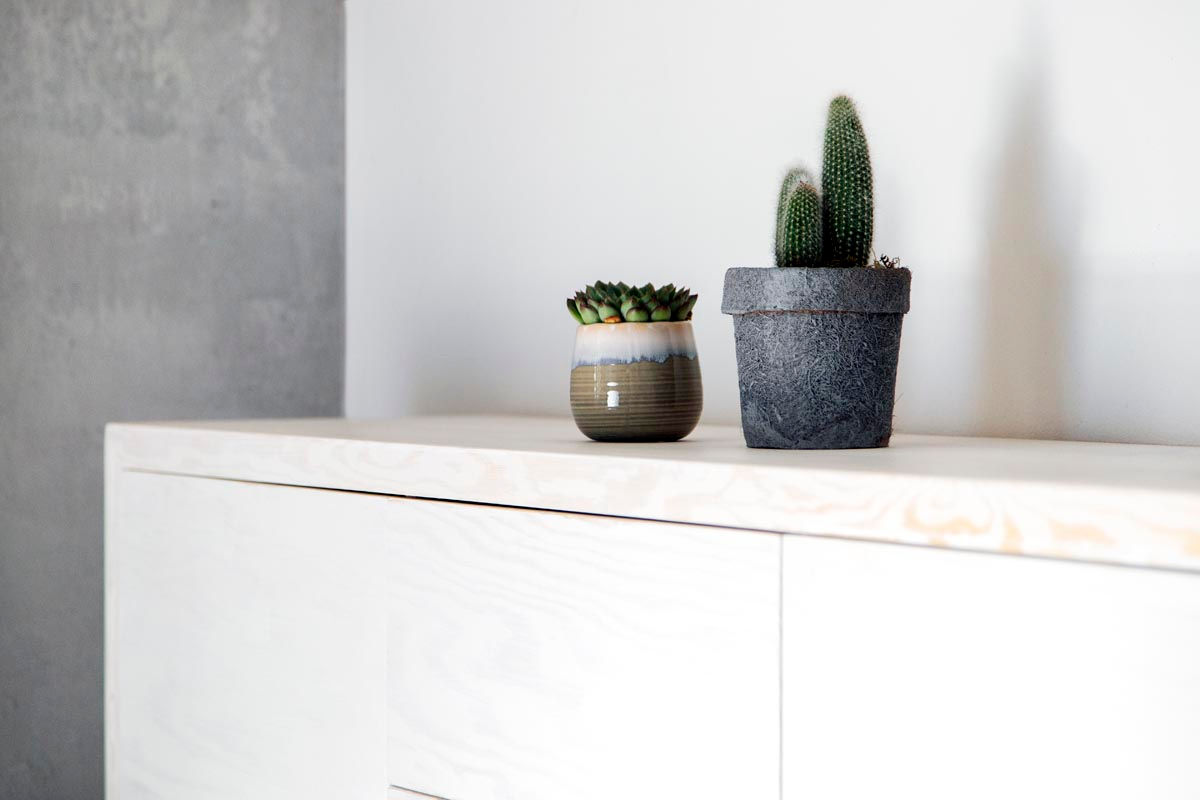 Kommode Luan - Bauholz im White-Wash-Stil - VanFraai - passt perfekt zum skandinavischen Einrichtungsstil.