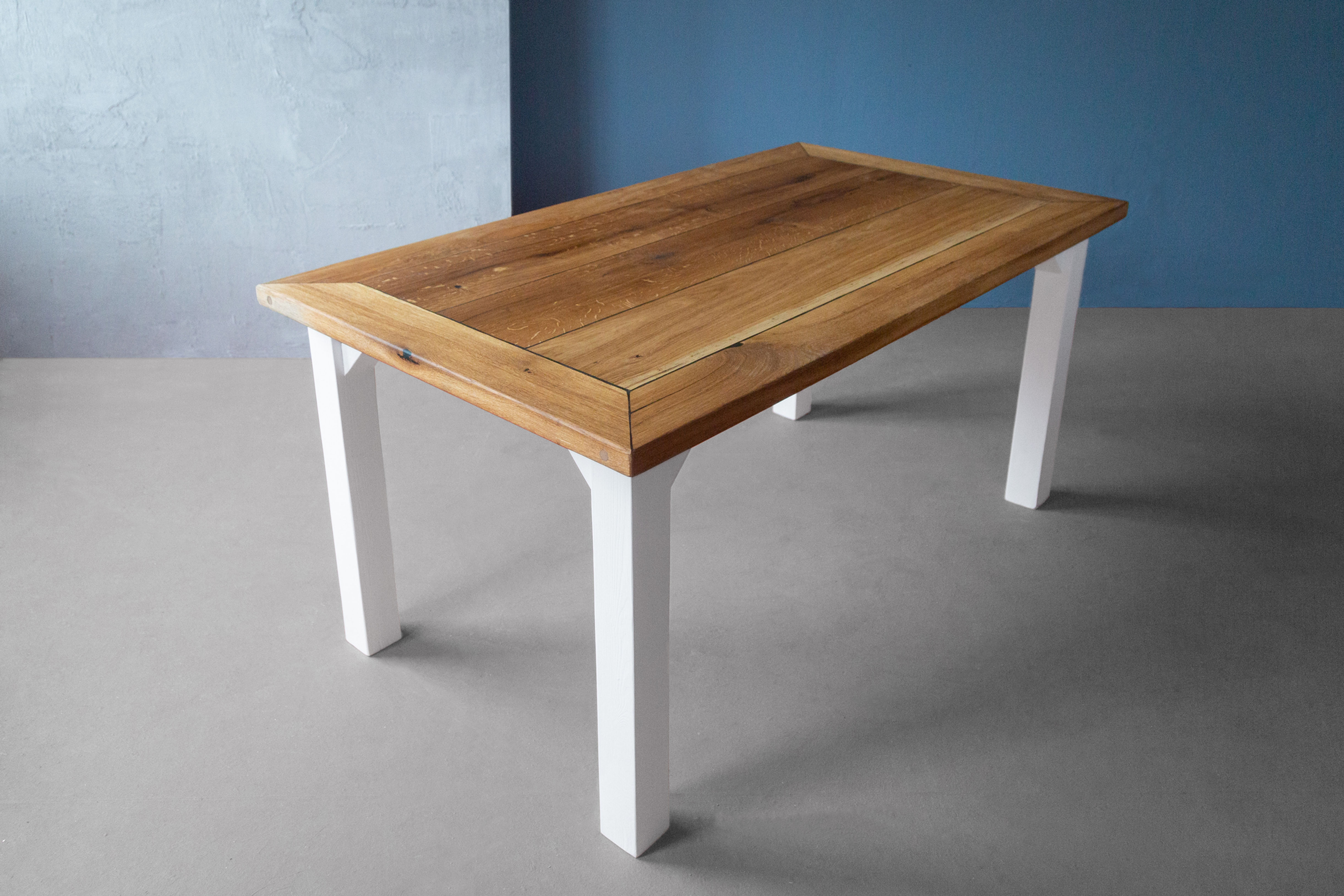 Tisch Noah Jasmijn Eiche Rustikal. Klassische Tisch, Landhausstil, weiße Beine