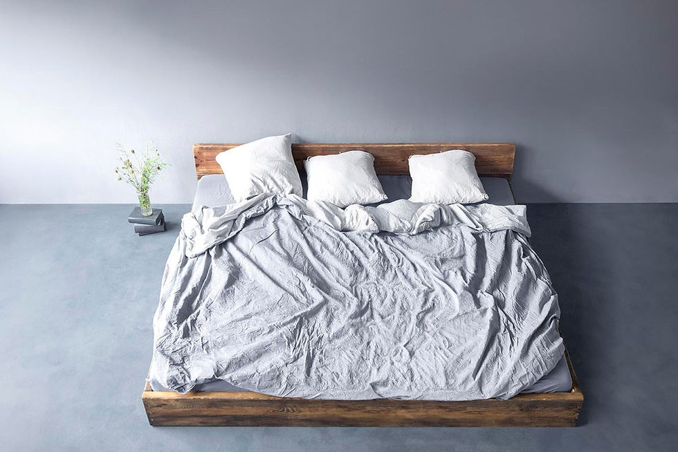 Miniaturbild: roßes holzbett für familie, familienbett handgemacht, familienbett tischlerarbeit, schlaflandschaft holz