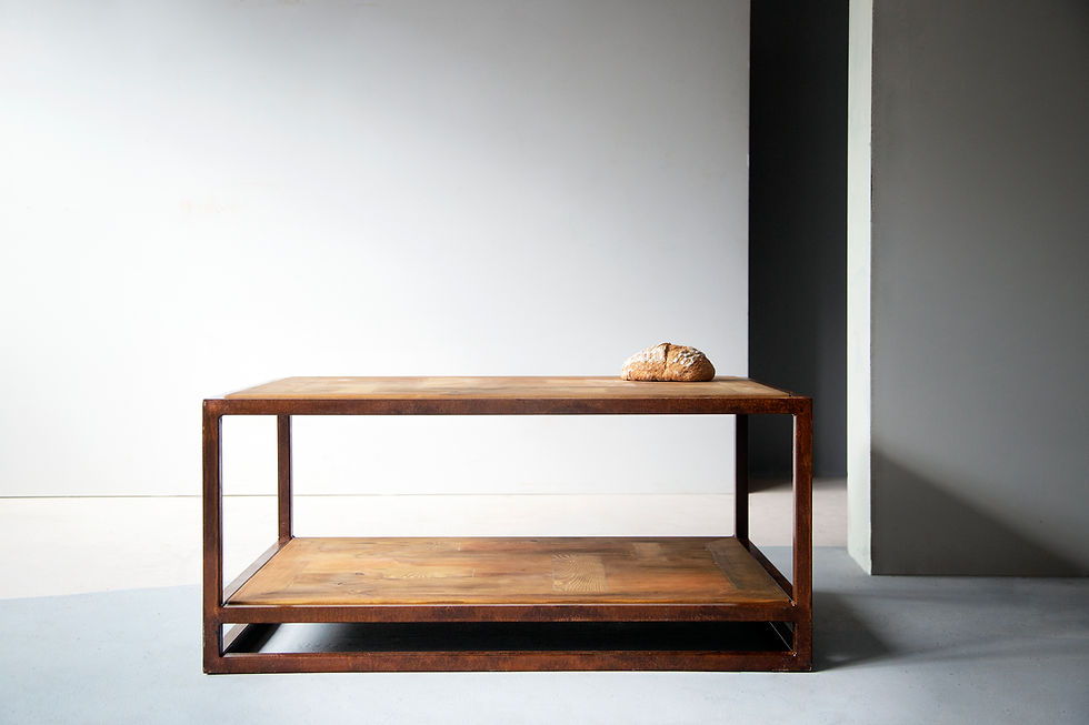 Couchtisch Jeroen - Industrieller Look trifft auf Rost und Stahl, Bauholz, Eiche, Eschenholz, TV Tisch, VanFraai