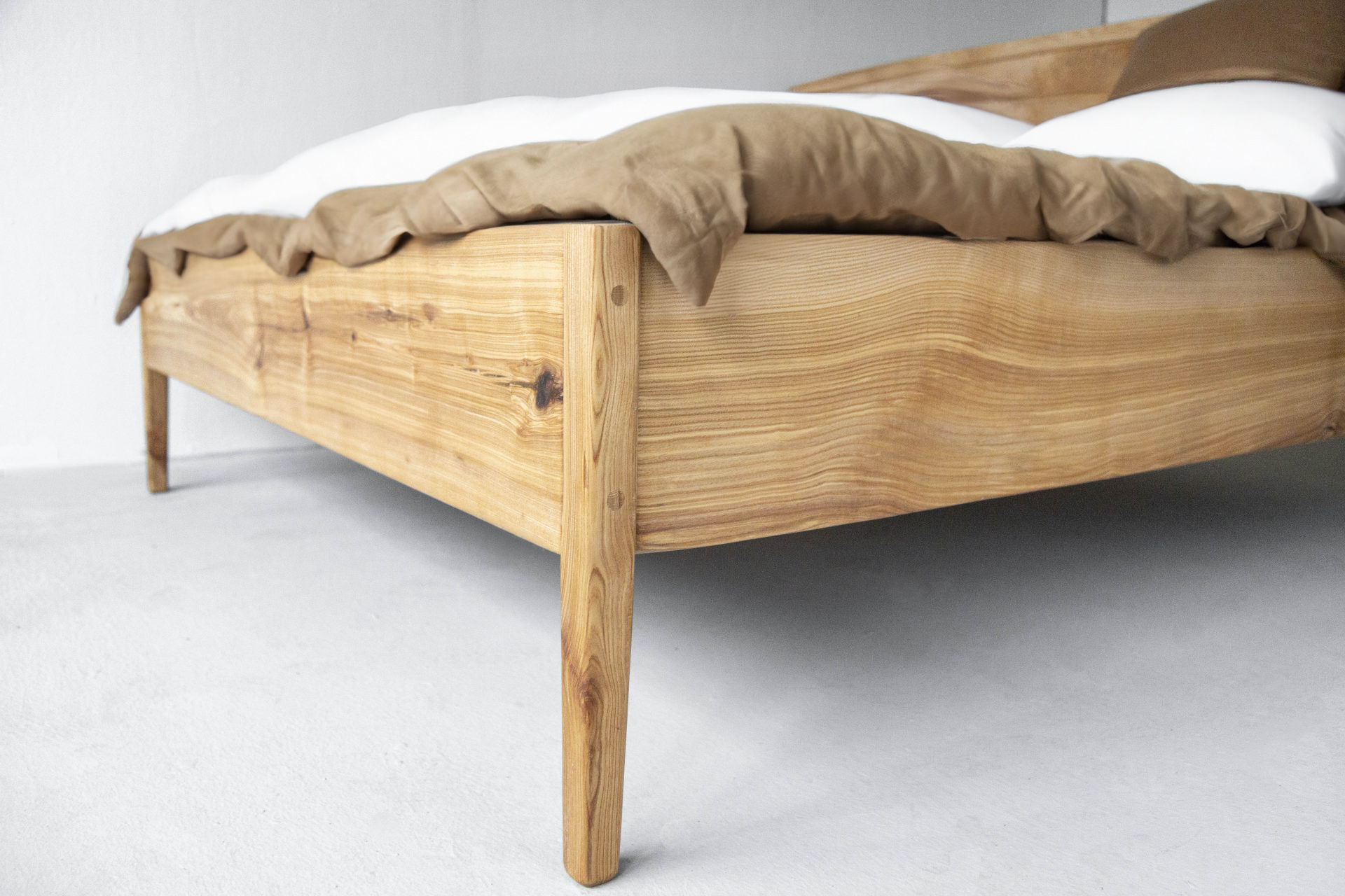 Bett Janne Esche Vollholz, Klassik Bett 160x200 cm, 180x200cm