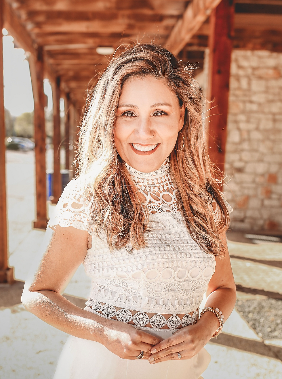 Woman dress in white smiling