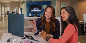 נשים לומדות אנגלית בחברה