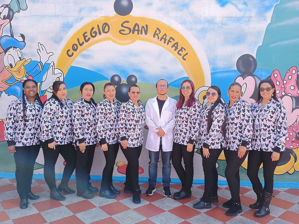 Manos que Enseñan con Amor