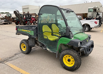 2015 John Deere 825i Gator 4x4 1.png