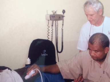 Alumnus Lawrence Kane, MD' 70 Receives the Global Humanitarian Award