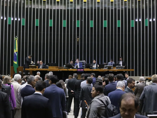 Discussão e votação de proposta no plenário da Câmara