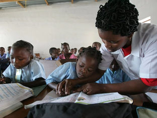 Moçambique enfrenta défice de 12 mil professores para 2025
