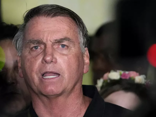 Bolsonaro recorre da decisão do STF que impede viagem aos EUA
