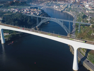 Imagem mostra projeto de nova ponte e ao fundo as pontes já existentes sobre o rio