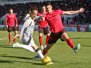 Irmão de João Félix cai inanimado e é levado para hospital