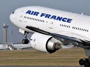 Avião da Air France regressa após passageiro perder telemóvel no voo