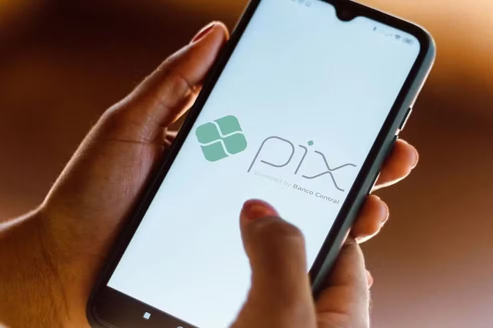 Smartphone com logotipo do Pix na tela