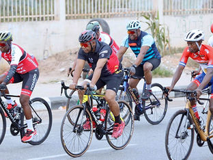 João Lourenço pedalando
