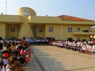 Professores da Escola Portuguesa de Luanda convocam greve