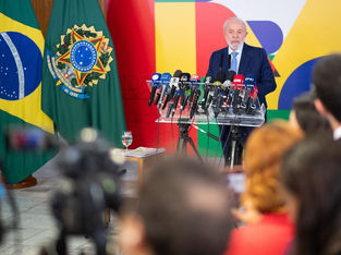 Lula promete "reciprocidade" caso Trump taxar produtos brasileiros