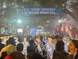 Tragédia em Delhi: 18 mortos em pisoteamento na estação