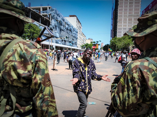 Governo de Moçambique usa "todos os meios" contra manifestações