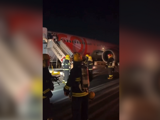 Avião da GOL colide com veículo na pista do Galeão; sem feridos