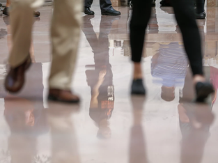 Mais de 1,4 mil milhões de pessoas expostas a metais pesados, alerta estudo