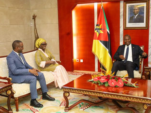 Presidente da República, recebe Yassine Fall, enviada especial do homólogo do Senegal, Bassirou Faye