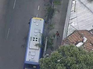 Autocarro é sequestrado no Rio de Janeiro; criminoso é preso