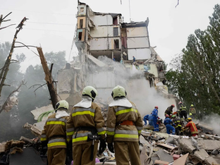 Destruição após ataque russo a Kiev