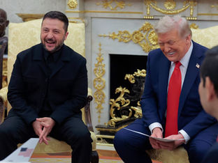 O presidente dos EUA, Donald Trump, se encontra com o presidente ucraniano, Volodymyr Zelensky, no Salão Oval