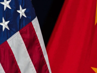 Bandeiras dos EUA e da China