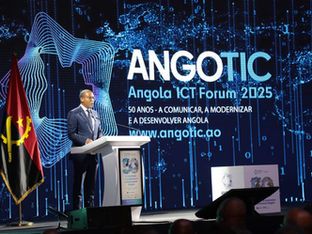 José de Lima Massano discursa no evento 'ANGOTIC'