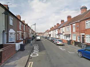 Dois homens acusados de crimes sexuais contra menor em Nuneaton