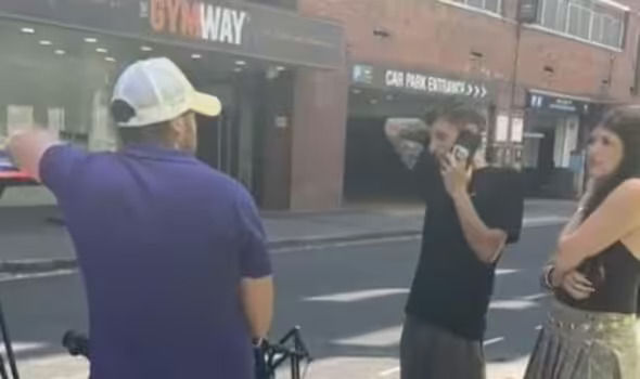 Imagem retirada do video onde riquexó discute com os turistas