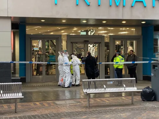 Jovem de 16 anos preso após esfaqueamento em loja Primark