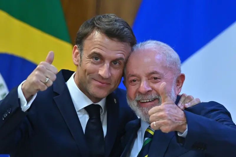Luiz Inácio Lula da Silva com Emmanuel Macron